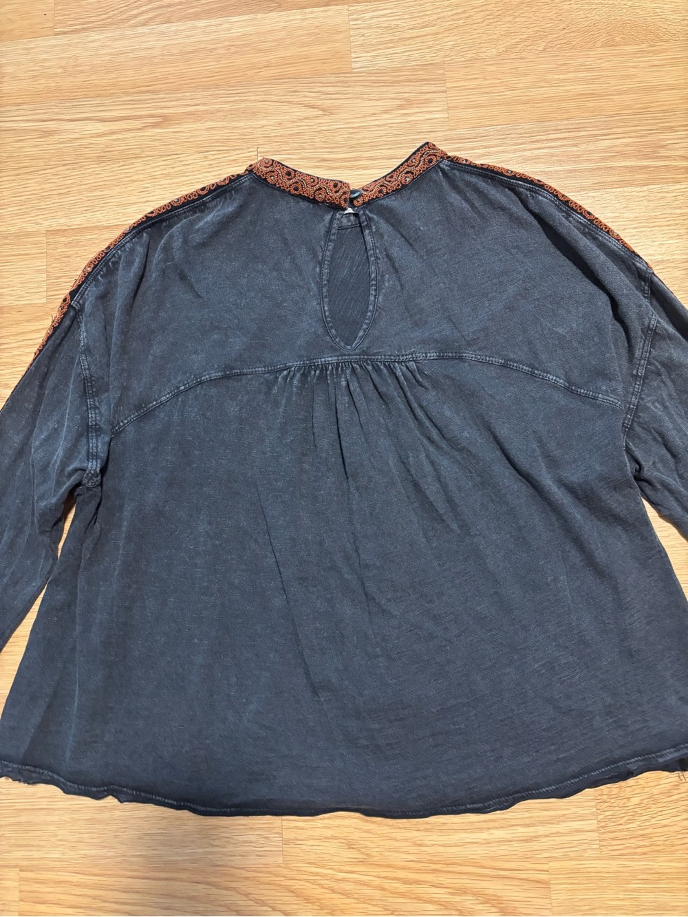 “Free People” embroidered swing top size XS - Picture 6 of 7